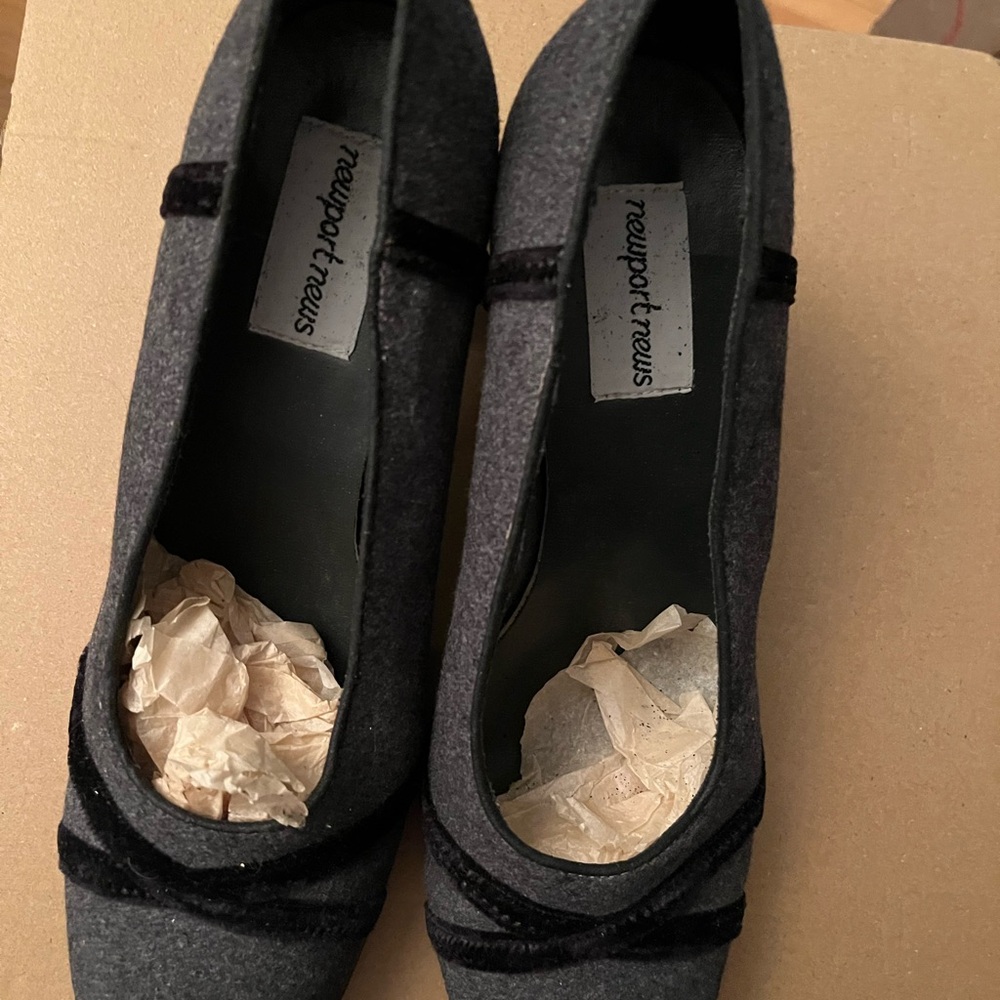 Newport News Gray Heels with Unique Cutout Design